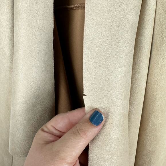 BLVD Women's Faux Suede Tan Sleeveless Fall Vest Size Small/Medium - Picture 5 of 9